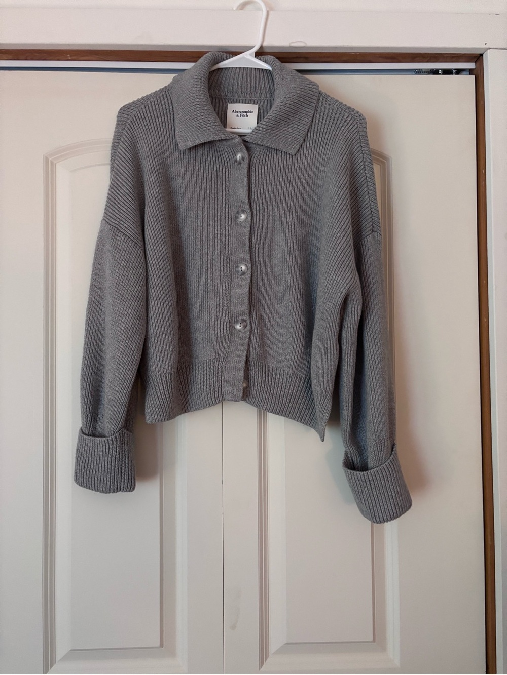 Abercrombie & Fitch Gray Ribbed Button-Up Cardigan